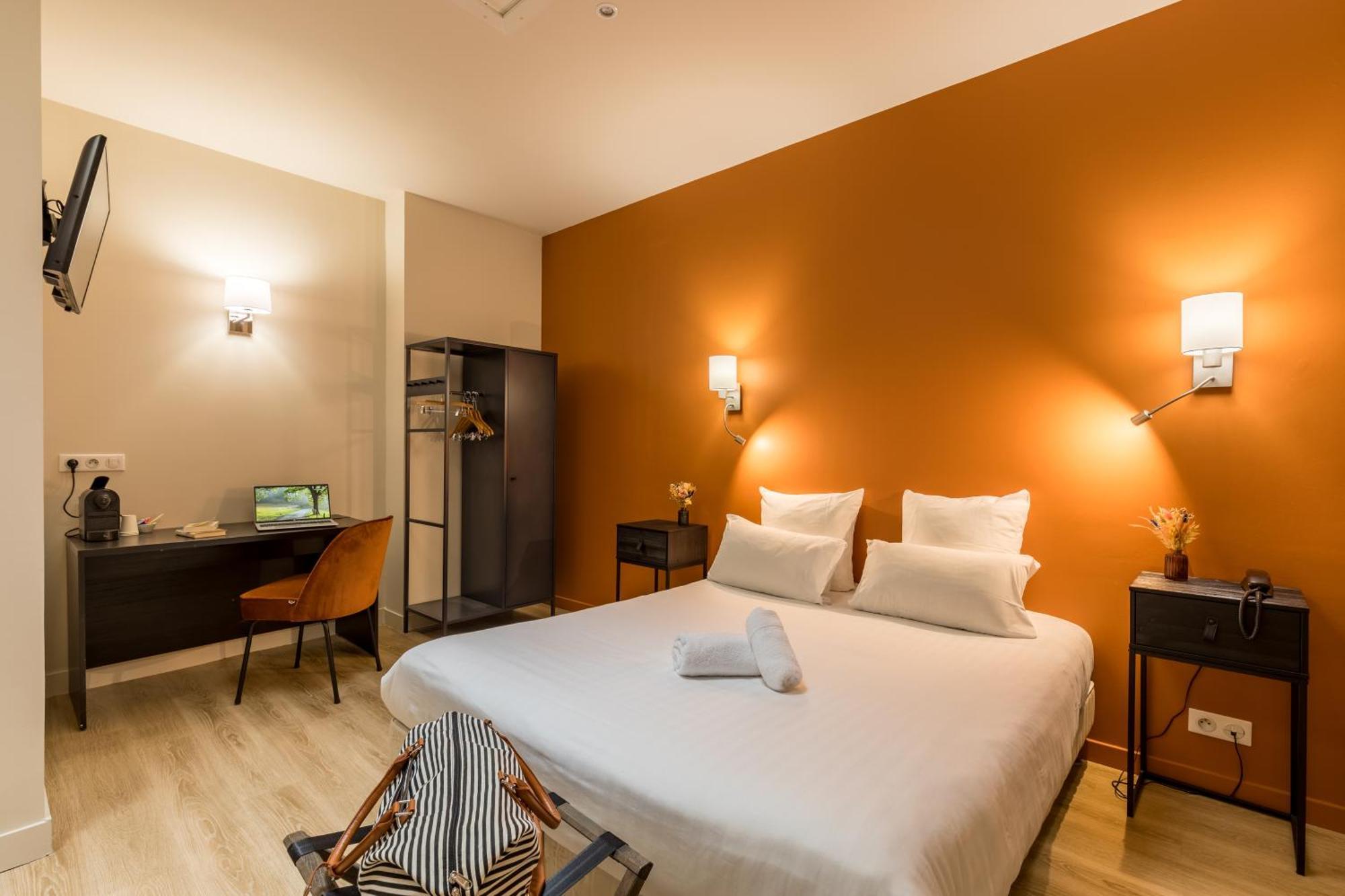 Hotel-Restaurant Le Victoria Ρεν Εξωτερικό φωτογραφία